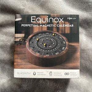 SMITH Equinox Magnetic Calendar with Black and Brown Design